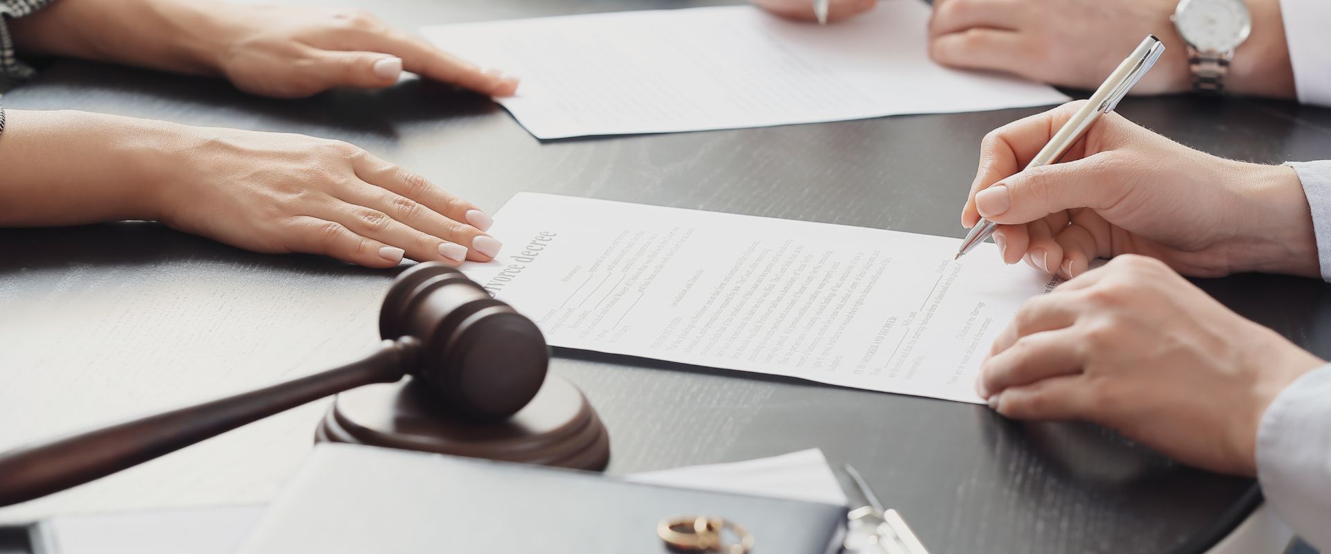 Choosing the Best Divorce Lawyer in Ontario